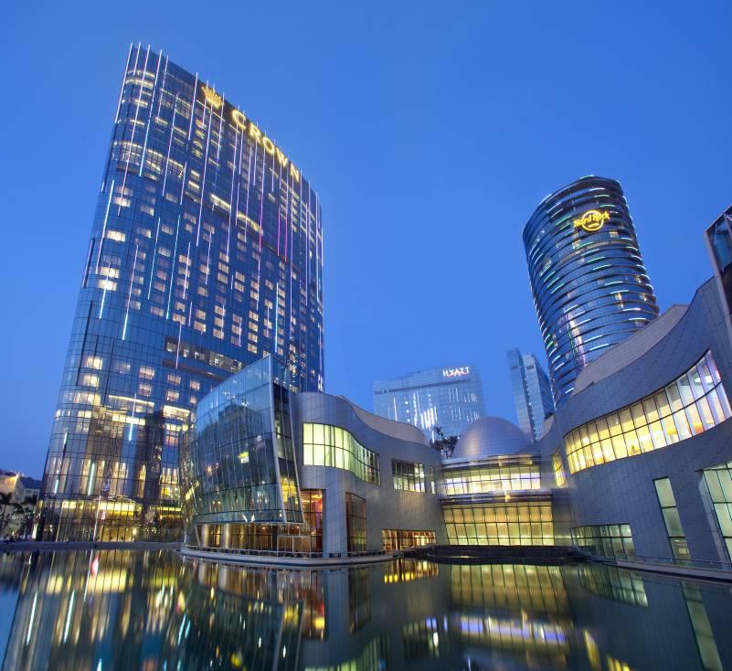 Melco Crown: City of Dreams Integrated casino, leisure and entertainment resort incorporating: Casino main floor gaming areas and VIP salons Three hotels which will deliver 1,400 guest rooms, suites