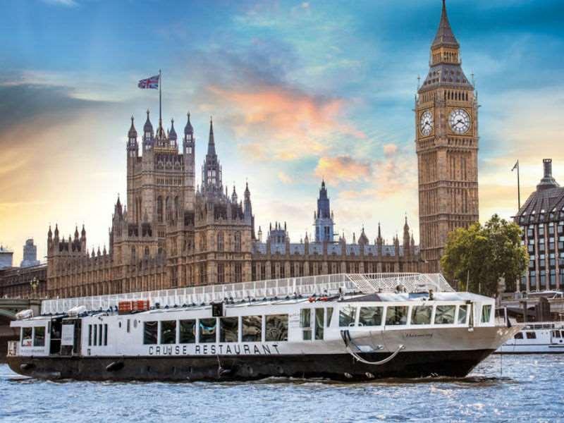 See the best of London without the stress of rigid tour times and massive crowds on this hop-on hop-off bus tour.