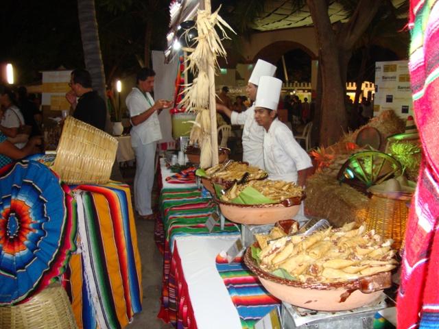 Oaxacan food oﬀered by the hotels and tourism association of Huatulco.