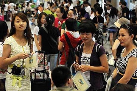 The increasing number of Chinese travellers will provide huge sales opportunities for travel retail operators worldwide next month, during Chinese New Year.