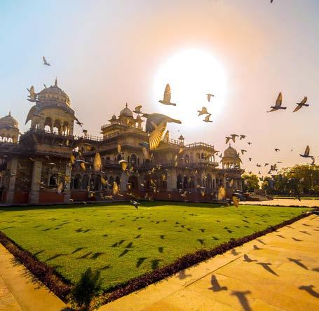 13 Days INDIA S GOLDEN TRIANGLE & THE SACRED GANGES NEW DELHI TO KOLKATA Ganges Voyager II UNIQUELY UNIWORLD: Experience a variety of onboard yoga classes featuring different styles and meditation