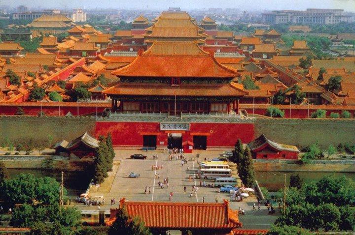 China 3-Best-Cities Tour, Page 3 of 6 For almost 500 years, it served as the home of emperors and their households (in earlier times, only members of the Emperor's family were permitted there) as