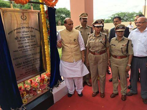 INAUGURATION OF 140- ROOM MESS FOR IPS OFFICERS AT NATIONAL POLICE ACADEMY, HYDERABAD Shri Rajnath Singh, Hon'ble Home Minister, Govt of India, inaugurating