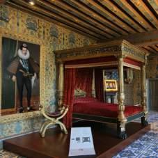 Tragedy, trickery and power games : a tour of the Royal Chateau unveils the destiny of 7 Kings and 10 Queens and the secrets