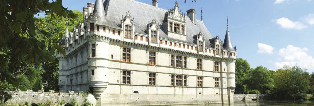 This beautiful village is locat-ed directly on the Loire river, is blessed with picturesque architecture and is a stronghold of French history.