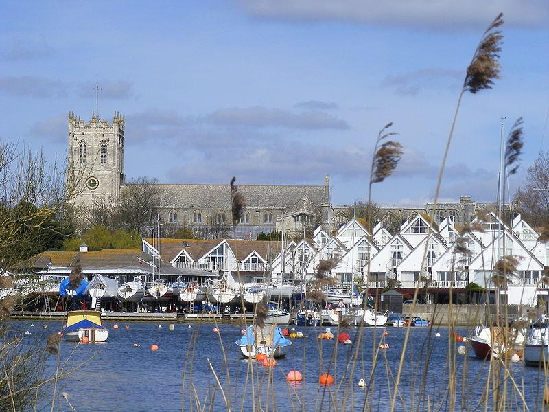 Welcome to Priory Quay Moments from the busy Dorset town of Christchurch, nestled between the magnificent Priory church and waters of Christchurch Harbour lies the