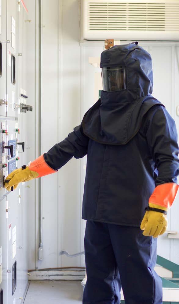 26 LAN4 Series Arc Flash Suit Features Nearly clear grey hood window provides 100% true color acuity and includes anti-fog and scratch resistant coatings.