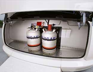 ROOMY GAS LOCKER The gas lockers not only hold two 11 kg gas bottles, but also have space for the Corner steady winding handle, wheel