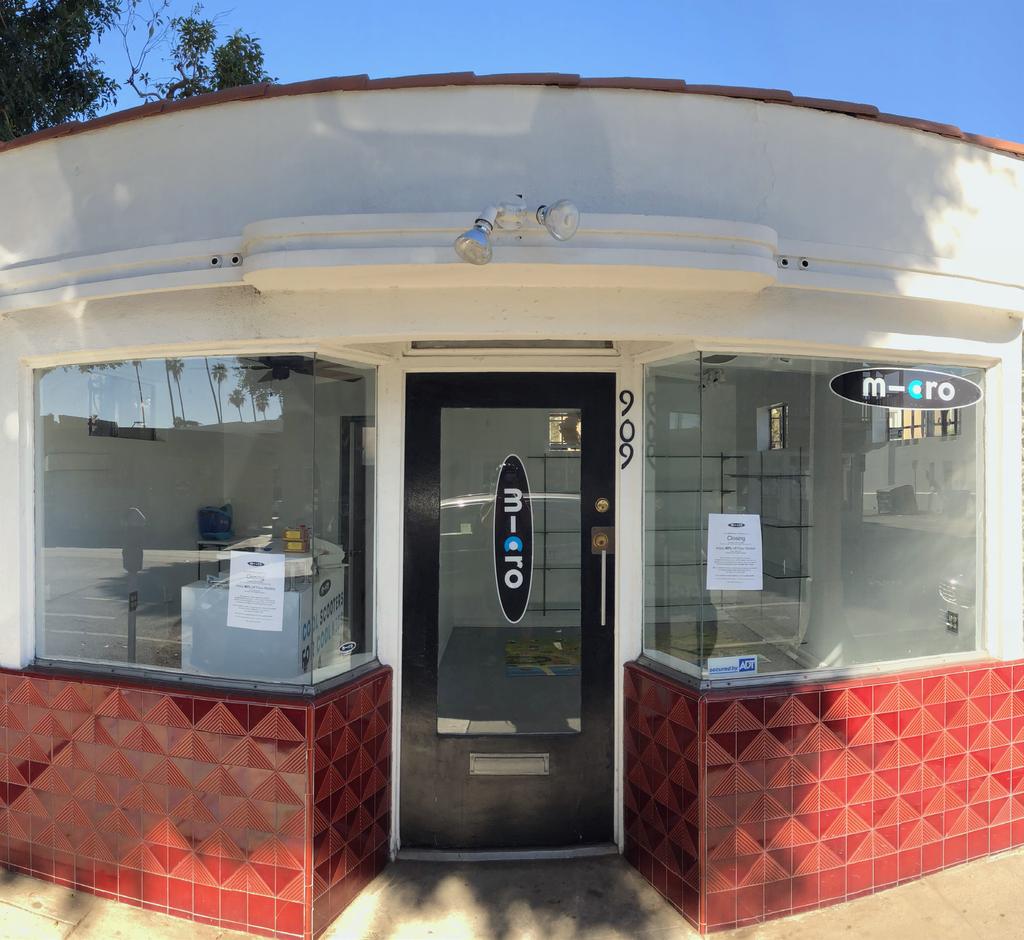 909 Montana Ave PROPERTY DESCRIPTION Available: Parking: Term: ±250 SF Abundant Street Parking 3 to 10 Years PROPERTY HIGHLIGHTS Next to Roosevelt Elementary School Heavy foot traffic on Montana