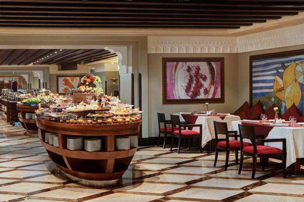 FOOD AND BEVERAGE OUTLETS Al Zahra Restaurant It s an all day dining venue, serving breakfast, lunch and dinner Capacity : 450 PAX