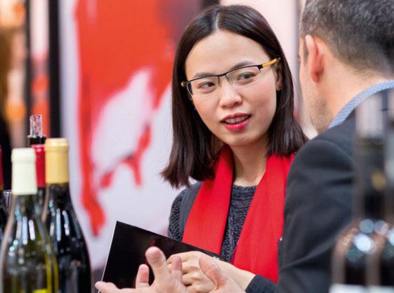 DEVELOPMENT OF VISITORS FIGURES Free choice for exhibitors ProWine China plays host to commercial chains, importers and distributors.