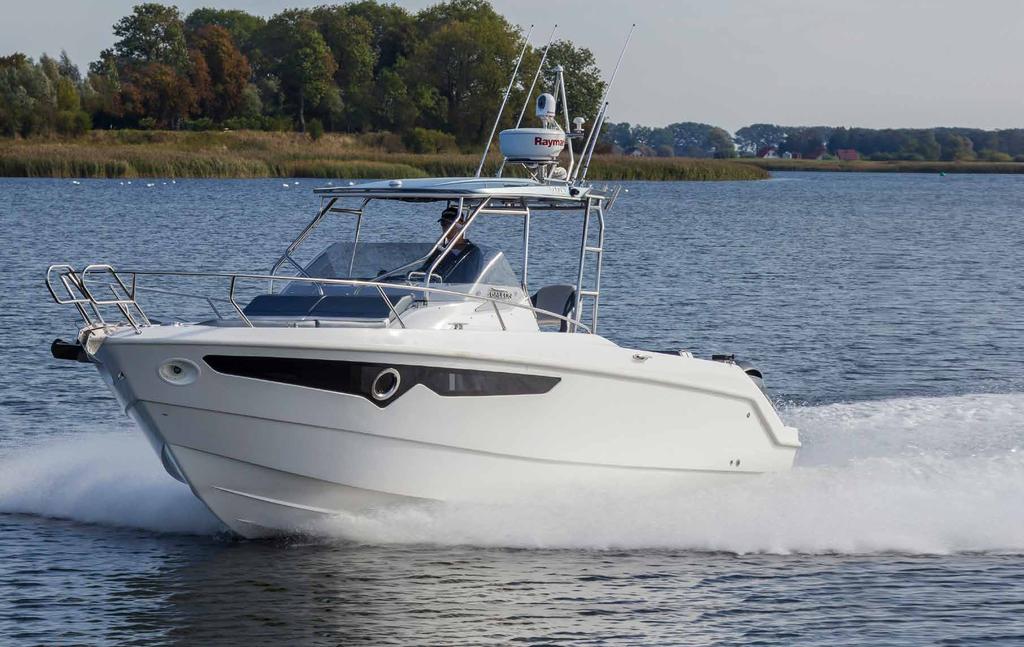770 Sundeck Powerful performance and precise handling The Galia 770 Sundeck is the latest motor boat from the Galeon shipyard. It offers a large, functional cockpit and two berths below deck.