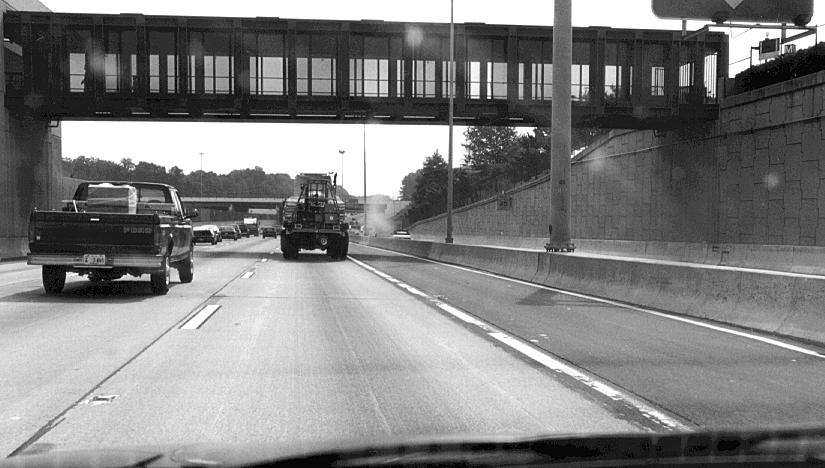 Figure 10. Shoulder Lane Pavement Configuration on I-66 Signing for the HOV lanes on I-66 is a combination of both static and variable message signs.