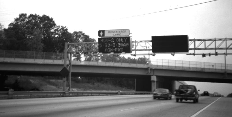 Variable Message Sign Used for HOV Information on I-66 As I-66 nears its intersection with I-495, additional signing is provided to alert motorists that non-hov traffic must