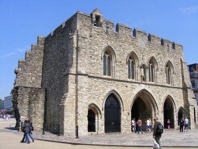 Since Southampton is on the south coast, this made the Bargate the main gateway to the city. The Bargate is a Grade I listed building and a scheduled monument.
