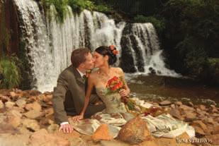Glenburn Lodge has three wedding venues with guest capacities ranging between 60 and 250 guests.