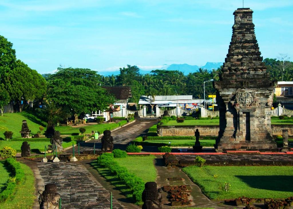 Welcome to Blitar Regency Tourism Zones.