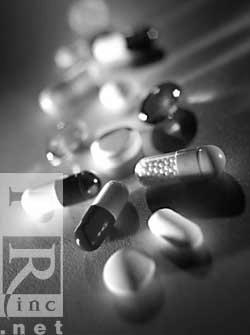Pravilnik (2) Izdajanje medsebojno zamenljivih zdravil: Farmacevt lahko namesto predpisanega zdravila izda drugo zdravilo, če: Sta obe