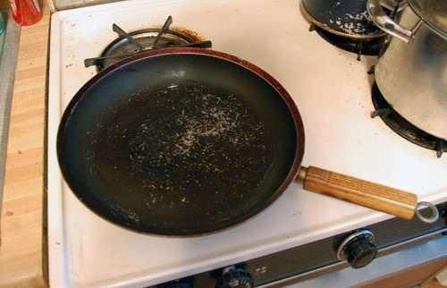 Each site has two skillets with a nonstick coating. Be very careful when using and cleaning them. They are only one year old so they should be in good condition.