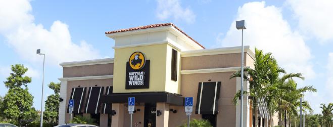 Tenant BRAND BUFFALO WILD WINGS 1,000+ RESTAURANTS Buffalo Wild Wings is a casual dining restaurant and bar that is best known as a great place to gather with friends, watch sports, and eat chicken
