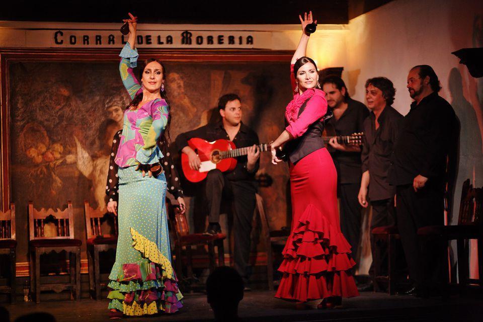 We will visit an exclusive flamenco stage where we will see an