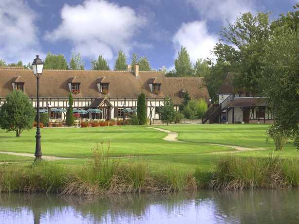 Comfort hotels Hotel l orée des chênes at La Ferté Saint Aubin Located in the vicinity of the chateaux of the Loire