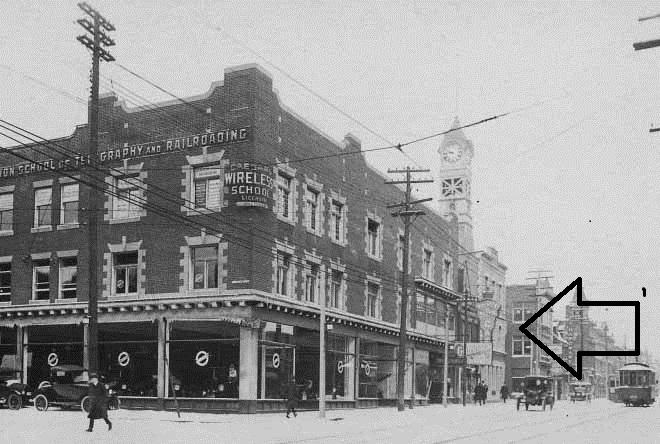 Archival Photograph, Yonge and Grenville Streets, 1916-19: showing the building at present-day 480 Yonge following the