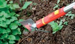 99 l Fine curved teeth for easy weeding and aerating even in the smallest flowerbeds l Small pointed blade for making seed drills l Twin prongs break up