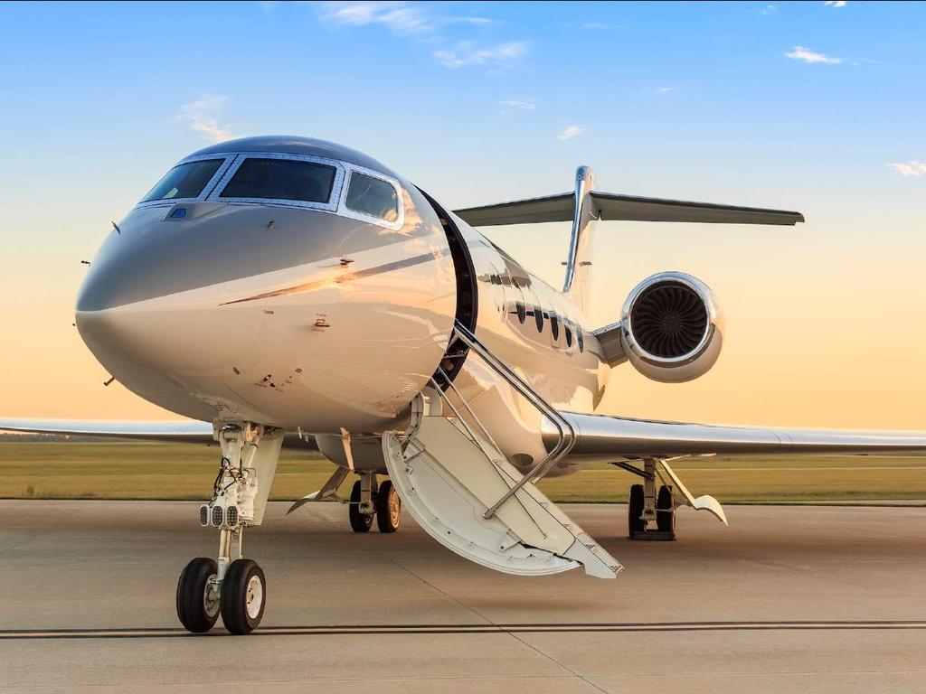 VIP TRANSFER PACKAGE - MARCO POLO AIRPORT, VENICE PRIVATE FLIGHTS Arrival: Meet & greet at the aircraft door Transfer to the terminal and fast-track procedure for security and passport control Porter