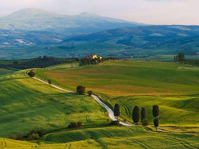 Italy - South Tuscany and Val D Orcia Hiking Tour 2018 Individual Self-Guided 7 days / 6 nights The famous area of Crete Senesi and its abbeys, castles and hills of vineyards are only some of the