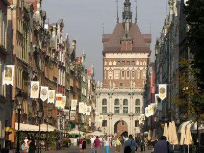 F) Historical Museum of the City of Gdansk (must see) The Historical Museum of the City of Gdansk is housed in the beautiful Gothic and Renaissance building of the Main Town Hall.