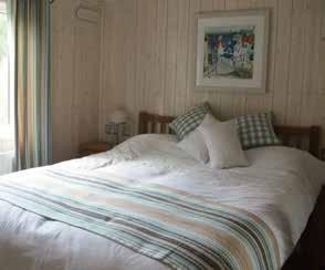 FOXGLOVE Foxglove comfortably sleeps 6 guests with 2 double bedrooms and a twin room.