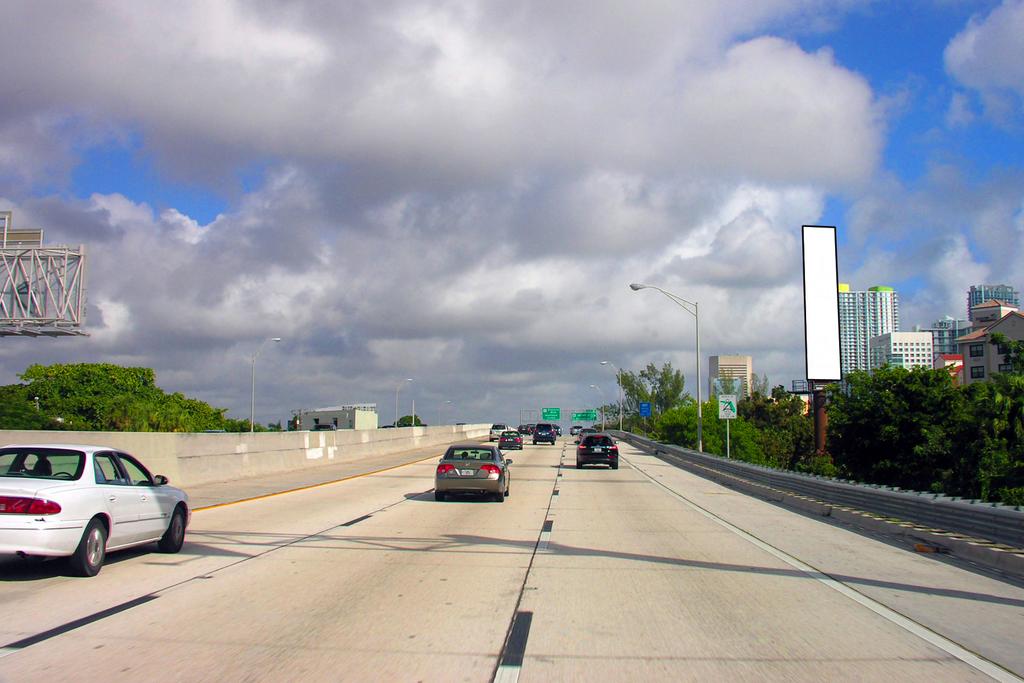 199 Dimensions: 48' x 10' Zip: 33129 Facing: S 18+ yrs 286,164 316,041 This 48' X 10' bulletin targets northbound traffic on Interstate 95, the most