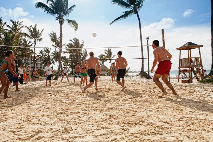 WATER SPORTS Volleyball in the swimming pool and at the beach, water polo and water basketball.