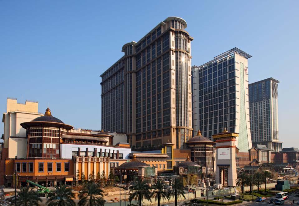 Sands Cotai Central Cotai Strip, Macao Land area of over 1.6 million SF adjacent to a tropical garden of 480,000 square feet Integrated resort of ~13.