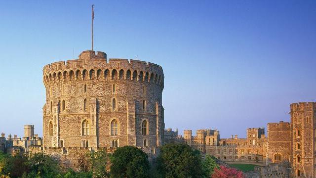 Day 3 Explore Windsor and Eton with a visit to Windsor Castle with a special lunch in Bray This morning, your private driver-guide will meet you in the hotel lobby to set off on your full day touring