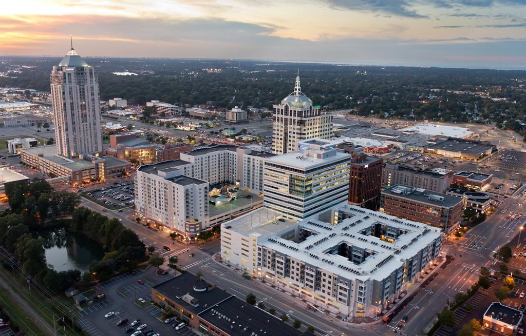 SUCCESS STORIES TOWN CENTER The 25-acre development spans 17 city blocks and includes more than 800,000 square feet of Class A office space and more than 700,000 square