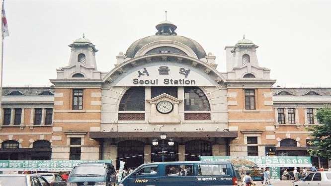 GLOBAL EXAMPLES The station s conversion is part of an urban renewal project centring on the