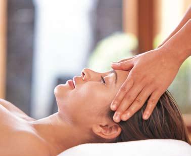A relaxing floral oil massage combined with a cooling compress promotes