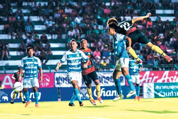 The first half went scoreless, but not for lack of trying, as the Ronins gave the goal posts a pounding and forced Pattaya goal keeper Hassachai Sankla to earn his keep.