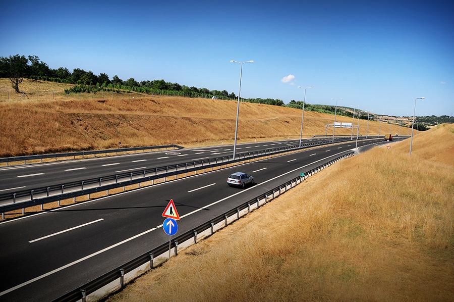 KOSOVO* 2018 TECHNICAL ASSISTANCE Orient/East-Med Corridor: Kosovo Serbia R7 Road Interconnection, Pristina Merdare Section Partners: Ministry of Finance Ministry of Infrastructure Department of Road