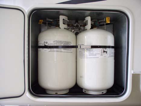 SECTION 4 PROPANE SYSTEM Ensure that all propane cylinder fasteners are secured before traveling.