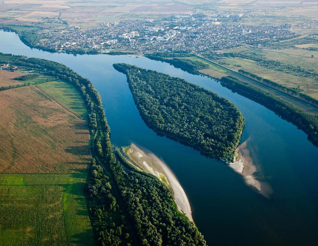 Lower Danube Green Corridor The Lower Danube Green Corridor aims to make the Lower Danube a living river again, connected to its natural flooding areas and wetlands, reducing the risks of floods and