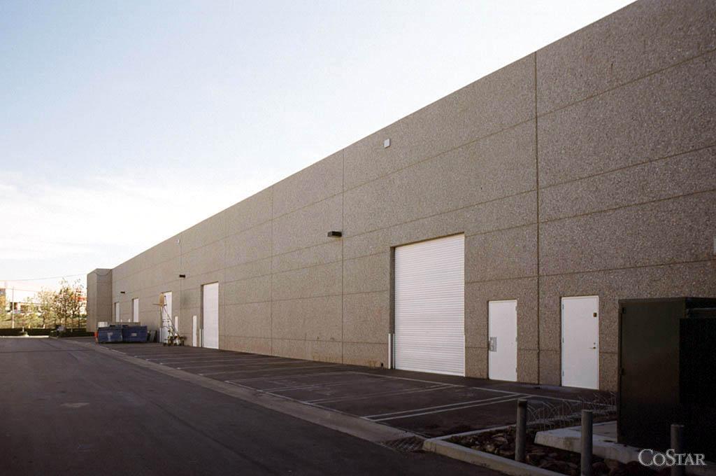 FOR LEASE > INDUSTRIAL SPACE current availabilities 2665 Park Center Drive, D
