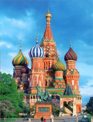 Russian capital - you visit the Red Square, the so-called heart of the capital, and then pass through the historic Alexander Garden, walk along the Manezh Square and visit the Temple of Christ the