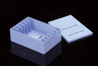 0ml in Liquid Nitrogen or Freezer Alphanumeric grid on lid for easy identification of samples With Air vents for storage of freezing Covers are keyed to the base to prevent misalignment 9x9 Array