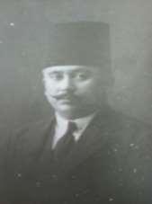 Photo3:Dr.Behic Dr Behiç helped Ottomans with weapons, clothes, foods and donkeys in 1909 up to 1924. When the British Rulers found out that Dr.