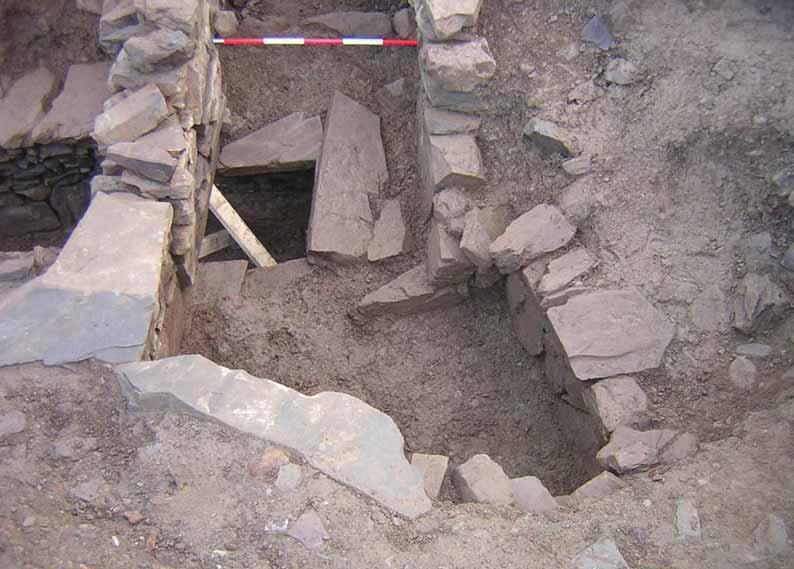 A souterrain at Tateetra, Dundalk, County Louth Air-vent Edge of roadtake Gallery 4 Base of souterrain wall Sump/well Unexcavated Bedrock Jambstone Lintelled doorway Pit Wall niche Gallery 3
