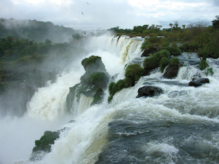 The headwaters of the Iguazú River are near Curitiba in Brazil.