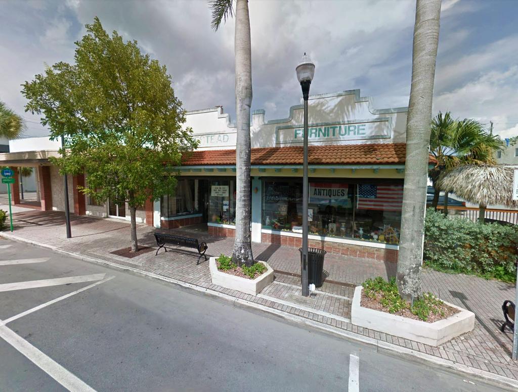131 N Krome Ave Is Also Available OFFERING SUMMARY Sale Price: PROPERTY OVERVIEW $560,000 Lot Size: 5,404 SF Building Size: 4,640 SF 131 N Krome Ave in Historic Downtown Homestead offers 4,640 SF of